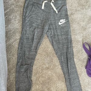 NIKE jogger sweatpants
